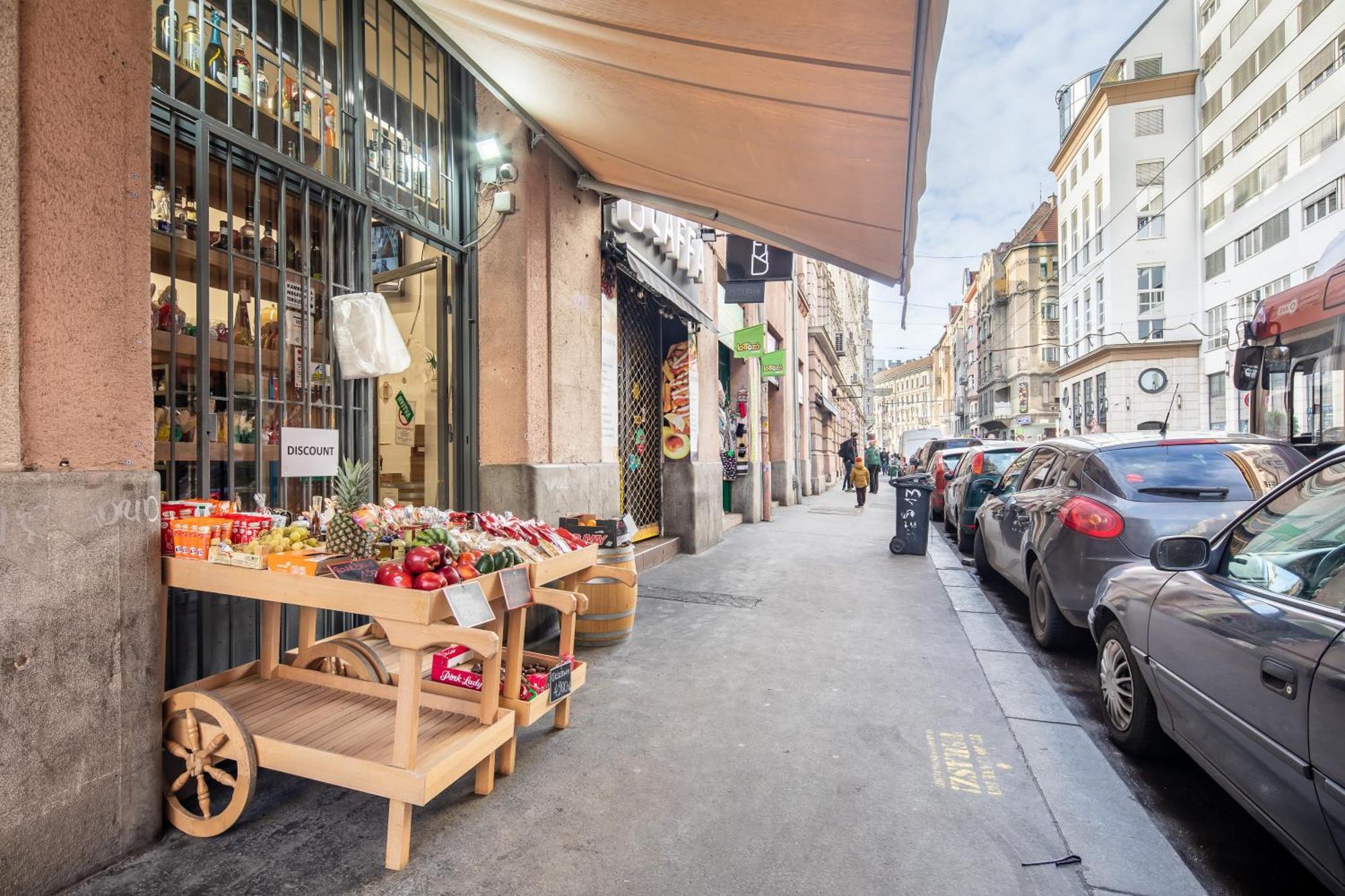 Very Central - Small Studio For Solo Traveller Budapest Eksteriør bilde
